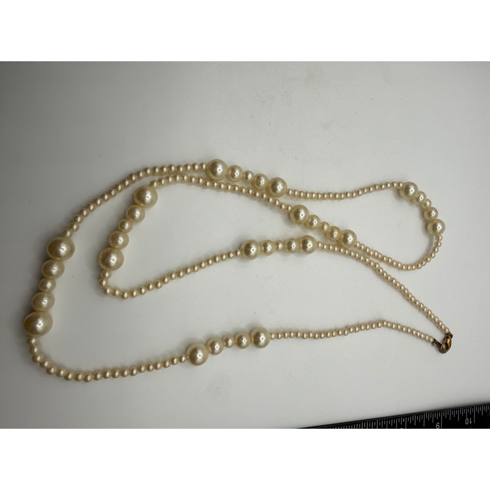 Vintage Graduated Faux Pearl Necklace Cream Gold Tone Lobster Clasp 20 Inch